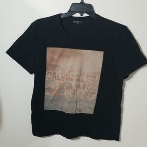 Calvin Klein Men's Tshirt. R2-19